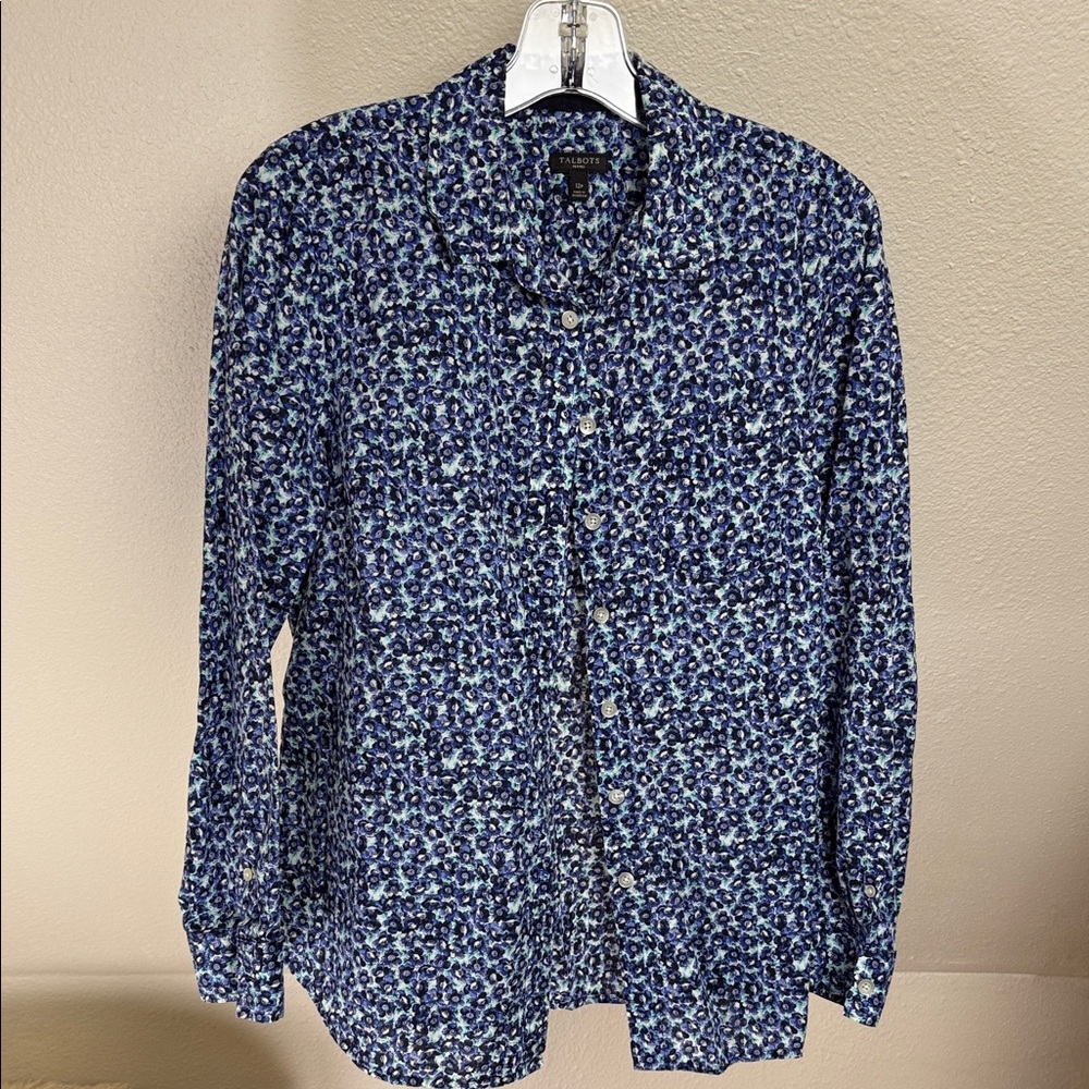 TALBOTS PETITE Floral print button down Blouse with long sleeves. Size 12P